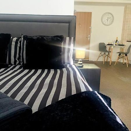 #215 1 Bed Serviced Apartment Дерби Экстерьер фото